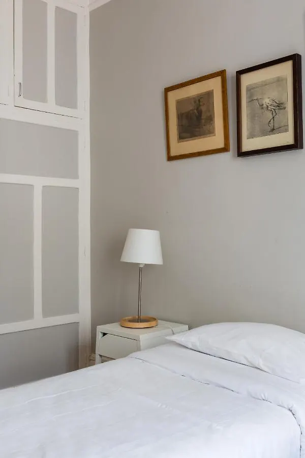 Veeve - Muted Beauty In Batignolles Апартаменты *