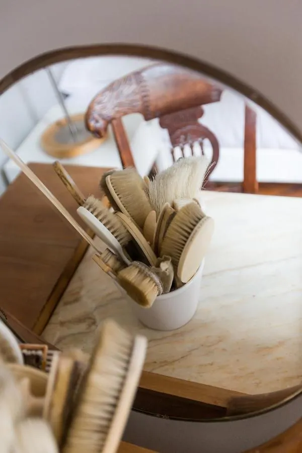 Veeve - Muted Beauty In Batignolles Apartman
